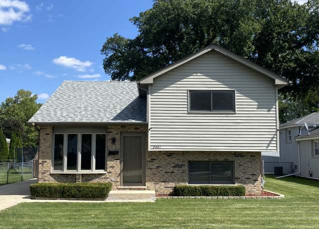 Photo of 2021 Kirschoff St, Melrose Park, IL 60164