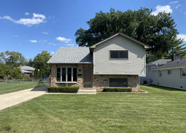 Photo of 2021 Kirschoff St, Melrose Park, IL 60164
