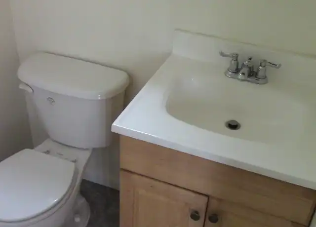 Property at 616 NW Lee St, Newport, OR, 97365, 3 beds, 1.5 baths, [object Object]