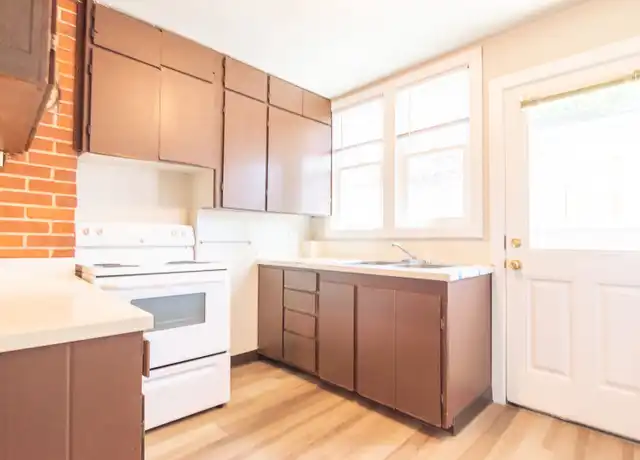 Property at 5723 NE Skidmore St Unit 4324, Portland, OR, 97218, 1 bed, 1 bath, [object Object]