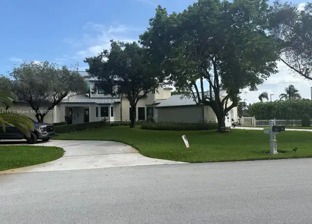 Property at 11820 NW 5th St, Plantation, FL, 33325, 5 beds, 4.5 baths, [object Object]