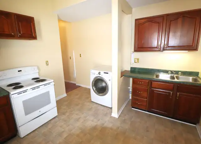 Property at 214 S 4th St Unit 4, Richmond, IN, 47374, 1 bed, 1 bath, [object Object]