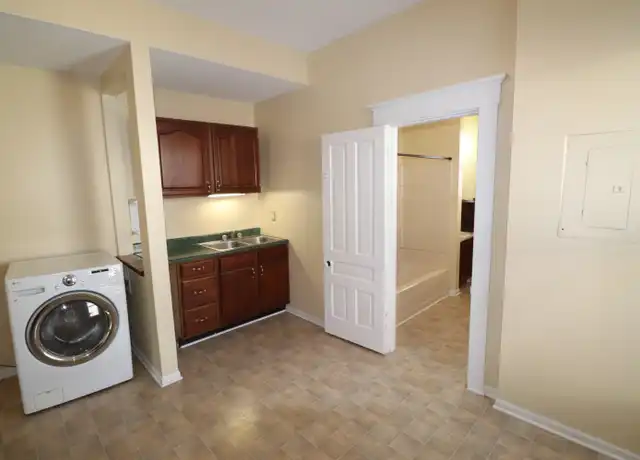 Property at 214 S 4th St Unit 4, Richmond, IN, 47374, 1 bed, 1 bath, [object Object]
