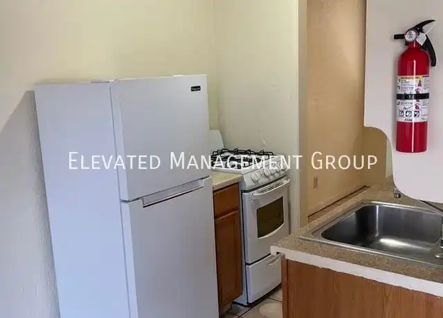 Property at 1024 Alvarado Dr SE Unit 2, Albuquerque, NM, 87108, 1 bed, 1 bath, [object Object]