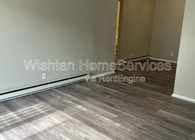 Property at 204 Charleston Blvd Unit 1, Macomb, IL, 61455, 1 bed, 1 bath, [object Object]