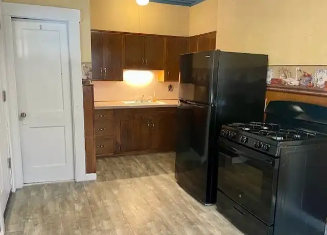 Property at 117 Laurel St Unit 2, Fitchburg, MA, 01420, 2 beds, 1.5 baths, [object Object]