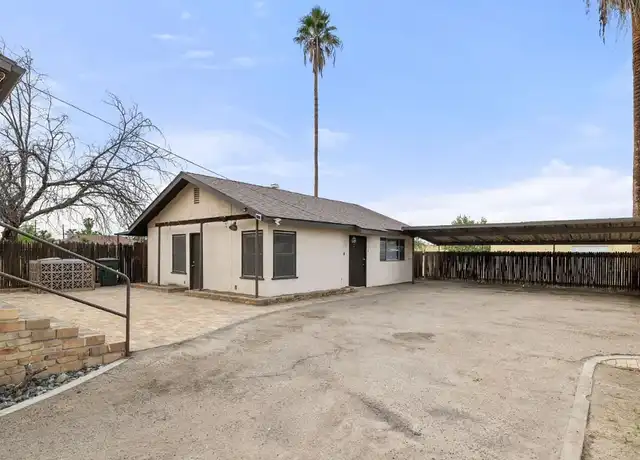 Property at 400 E Belle Ter Unit Back House, Bakersfield, CA, 93307, 1 bed, 1 bath, [object Object]