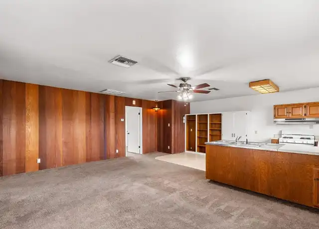 Property at 400 E Belle Ter Unit Back House, Bakersfield, CA, 93307, 1 bed, 1 bath, [object Object]