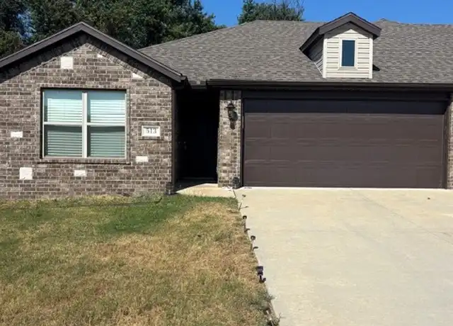 Property at 513 Vee St, Centerton, AR, 72719, 3 beds, 2 baths, [object Object]