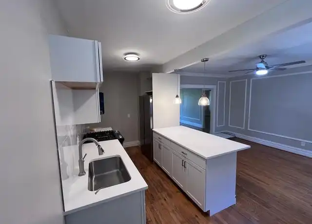 Property at 6332 N Rosebury Ave Unit 1E, Clayton, MO, 63105, 2 beds, 2 baths, [object Object]