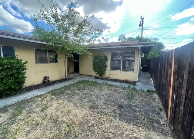 Property at 445 N Santa Fe St, Hemet, CA, 92543, 2 beds, 1 bath, [object Object]