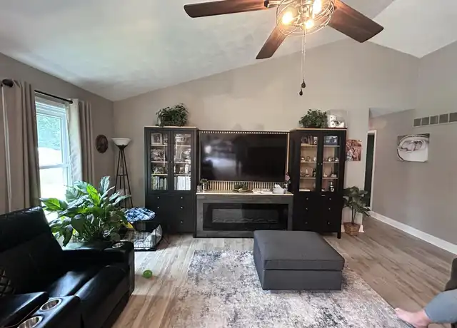 Property at 507 Wheatland Dr, Belvidere, IL, 61008, 3 beds, 2 baths, [object Object]