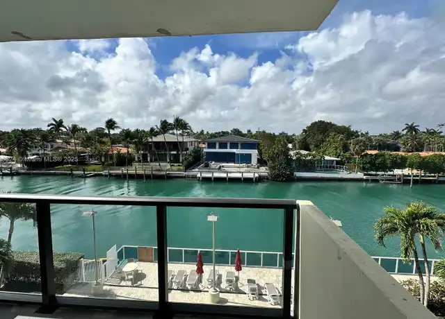 Property at 9800 W Bay Harbor Dr #412, Bay Harbor Islands, FL, 33154, 1 bed, 1.5 baths, [object Object]