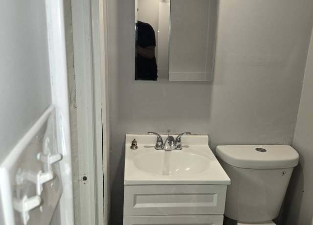 Photo of 143 Nunnery Ln, Catonsville, MD 21228