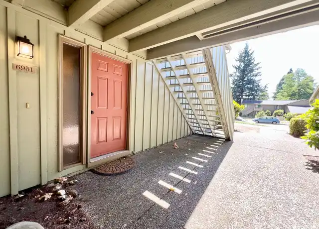 Property at 6951 SW Montauk Cir Unit 6951, Lake Oswego, OR, 97035, 2 beds, 1 bath, [object Object]