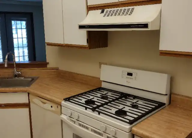 Property at 4284 Central Rd Unit 101, Glenview, IL, 60025, 1 bed, 1 bath, [object Object]