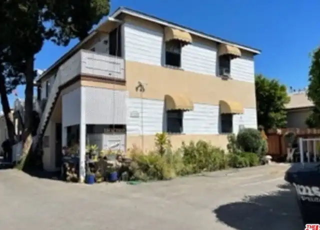 Property at 11223 Emelita St Unit 1/4, North Hollywood, CA, 91601, 1 bed, 1 bath, [object Object]