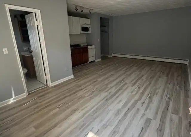 Property at 724 Delta Ave Unit 4, Cincinnati, OH, 45226, 1 bed, 1 bath, [object Object]