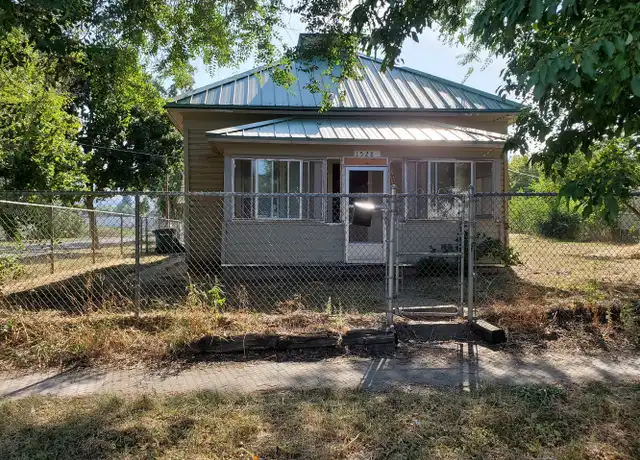 Property at 1528 Monroe Ave, La Grande, OR, 97850, 2 beds, 1 bath, [object Object]