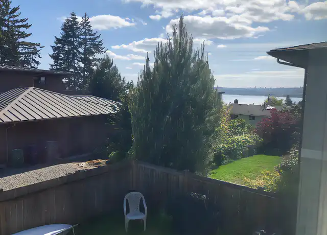 Property at 127 14th Ave Unit B, Kirkland, WA, 98033, 1 bed, 1 bath, [object Object]