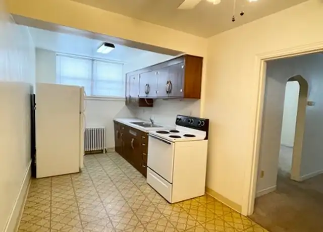 Property at 1510 Larpenteur Ave W Unit 9, Falcon Heights, MN, 55113, 1 bed, 1 bath, [object Object]