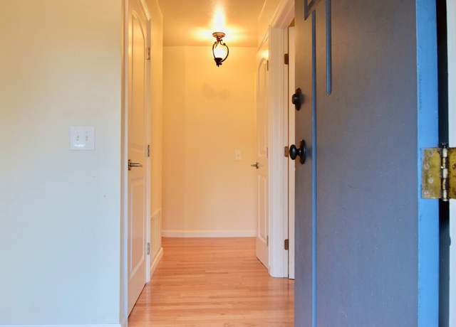 Photo of 252 Grove Acre Ave, Pacific Grove, CA 93950