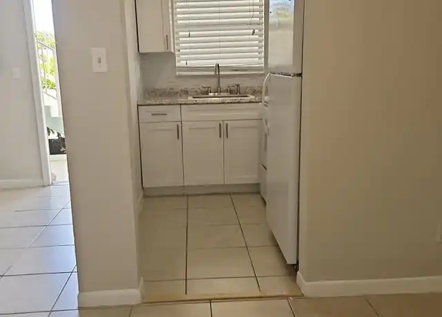 Property at 665 NW 7th Ave, Boca Raton, FL, 33486, 1 bed, 1 bath, [object Object]