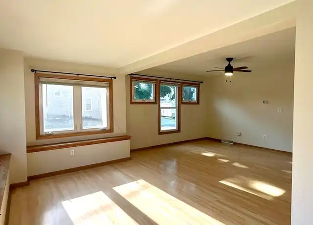 Property at 424 W College Ave, Waukesha, WI, 53186, 2 beds, 1 bath, [object Object]