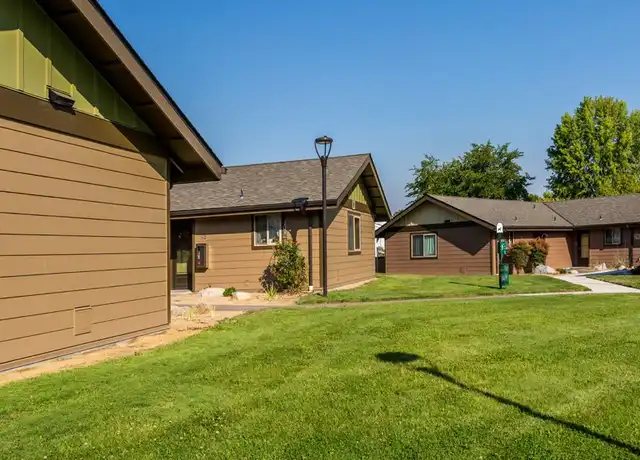 Property at 220 Holiday Ln Unit 101, Talent, OR, 97540, 1 bed, 1 bath, [object Object]