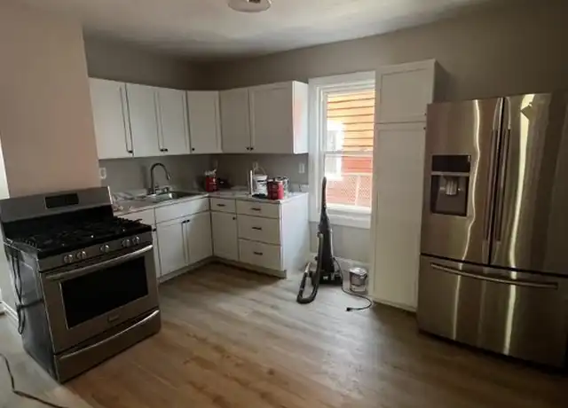 Property at 26 Hollis St Unit 1, Providence, RI, 02907, 2 beds, 1 bath, [object Object]