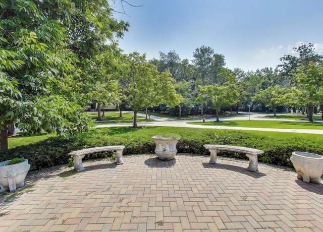 Photo of 1920 Wedgewood Dr, Lake Forest, IL 60045