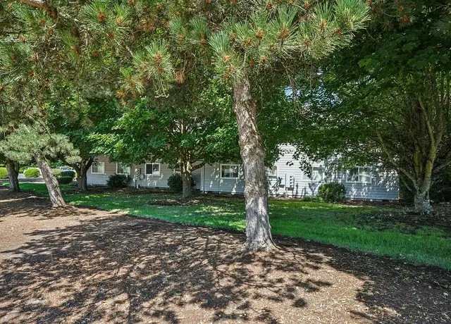 Photo of 1701 Madras St SE, Salem, OR 97306