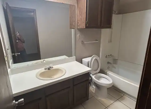 Property at 207 Windsor Way, Oklahoma City, OK, 73110, 2 beds, 2 baths, [object Object]