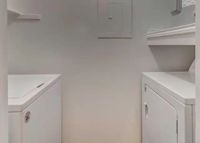 Property at 750 E Mid Cities Blvd, Euless, TX, 76039, 2 beds, 1 bath, [object Object]
