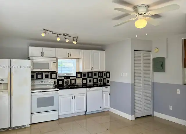 Property at 2330 Harding St, Hollywood, FL, 33020, 1 bed, 1 bath, [object Object]