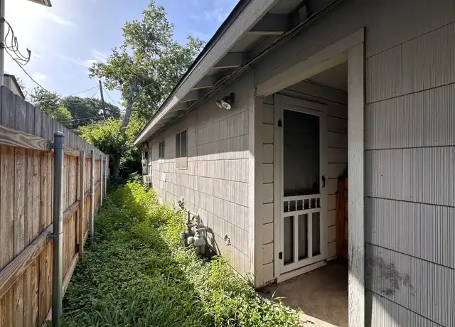 Property at 5605 Jim Hogg Ave Unit A, Austin, TX, 78756, 2 beds, 1 bath, [object Object]