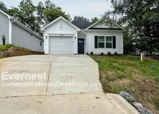 Property at 1342 7th Ave SE, Hickory, NC, 28602, 3 beds, 2 baths, [object Object]