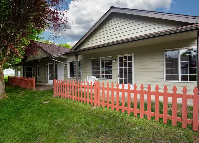 Photo of 226 6th St, Snohomish, WA 98290