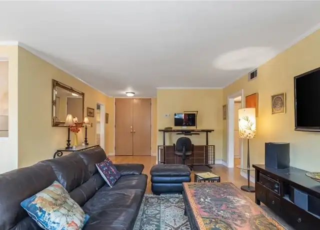 Property at 10707 Camarillo St, North Hollywood, CA, 91602, 1 bed, 1 bath, [object Object]