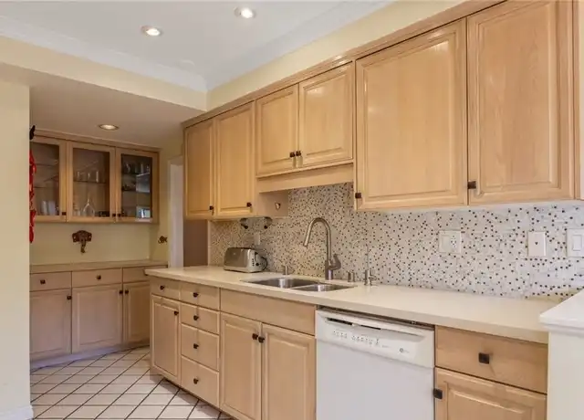 Property at 10707 Camarillo St, North Hollywood, CA, 91602, 1 bed, 1 bath, [object Object]