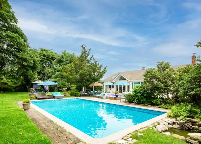 Property at 8 Dovas Path, Southampton, NY, 11968, 3 beds, 2 baths, [object Object]