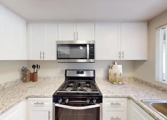 Photo of 150 Drake St, Pomona, CA 91767