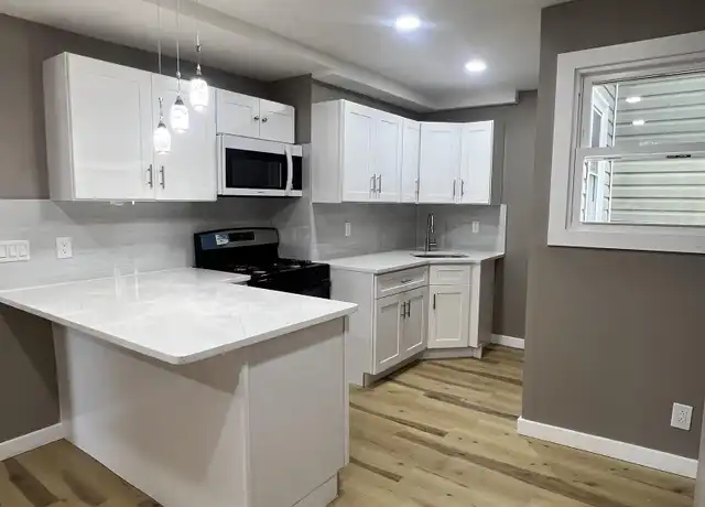 Property at 366 Bramhall Ave Unit 2R, Jersey City, NJ, 07304, 3 beds, 1 bath, [object Object]