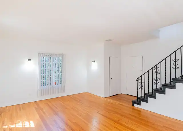 Property at 6336 Orange St Unit 07, Los Angeles, CA, 90048, 2 beds, 1 bath, [object Object]