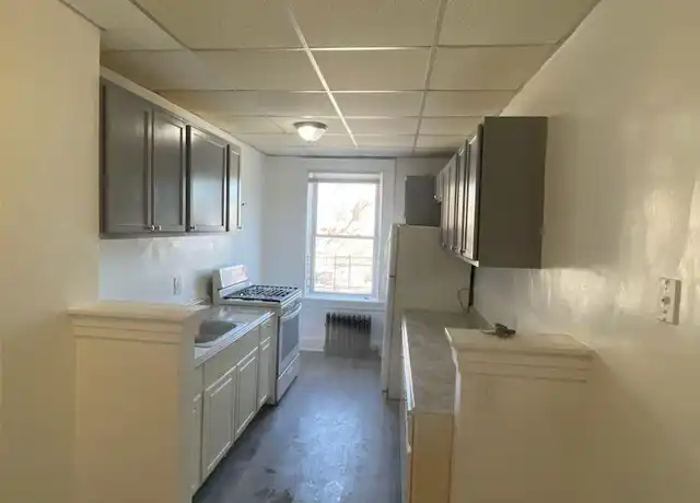 Property at 110 Market St Unit 3E, Perth Amboy, NJ, 08861, 1 bed, 1 bath, [object Object]