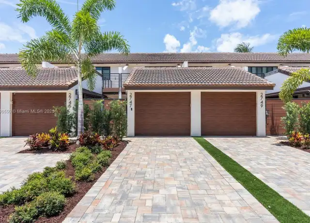 Property at 2747 NE 14th St #5, Fort Lauderdale, FL, 33304, 2 beds, 2.5 baths, [object Object]