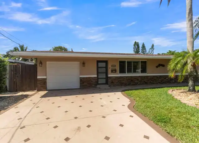 Property at 7621 NW 13th St, Pembroke Pines, FL, 33024, 3 beds, 2 baths, [object Object]