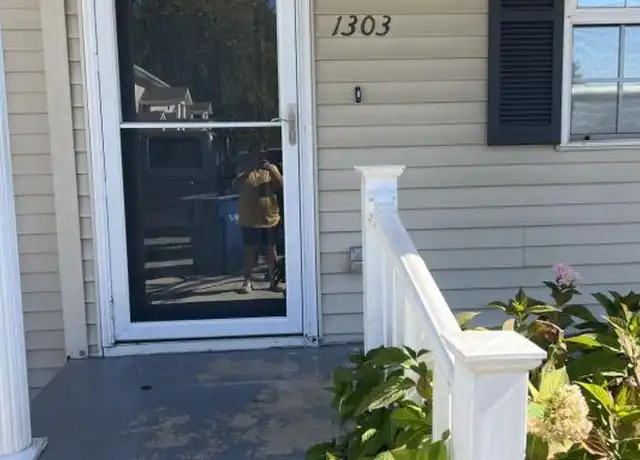 Property at 1303 S Cleveland Ave, Joplin, MO, 64801, 2 beds, 2 baths, [object Object]