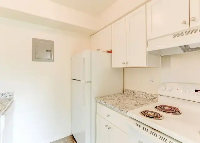 Property at Creekside At Amherst Apartments - 7520 W Amherst Ave, Denver, CO, 80227, 2 beds, 2 baths, [object Object]