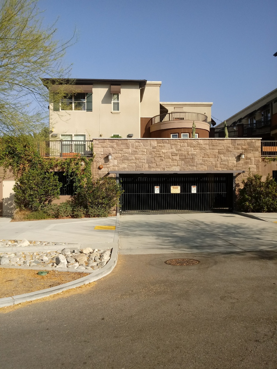 San Fernando Community Housing Apt Bldg 131 Park Ave, San Fernando